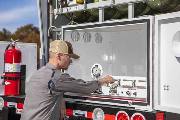 Man at the hydrogen trailer